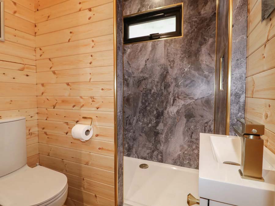 Bathroom The Parlour Brookfields Holiday Farm