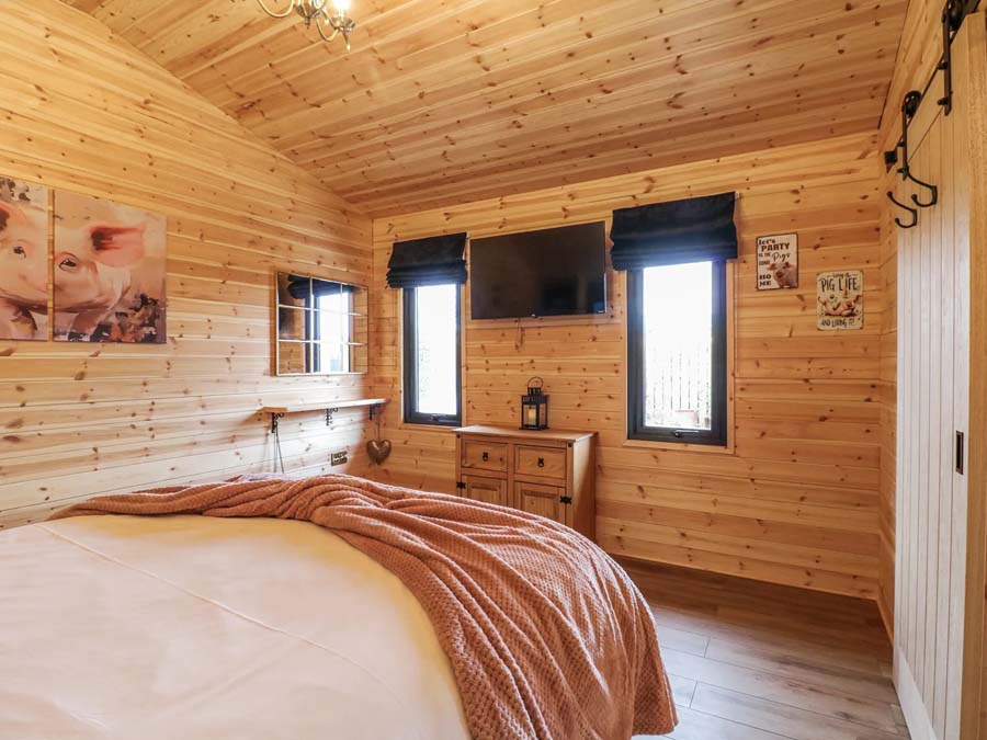 Double Bedroom The Sty Brookfields Holiday Farm 3